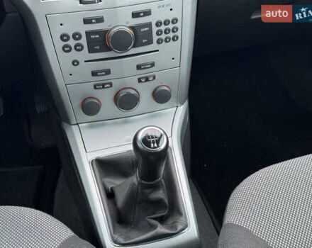 Серый Опель Астра, объемом двигателя 1.6 л и пробегом 51 тыс. км за 6900 $, фото 69 на Automoto.ua