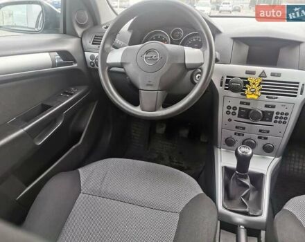 Серый Опель Астра, объемом двигателя 1.6 л и пробегом 174 тыс. км за 5600 $, фото 15 на Automoto.ua