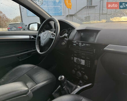 Серый Опель Астра, объемом двигателя 1.6 л и пробегом 240 тыс. км за 5500 $, фото 23 на Automoto.ua