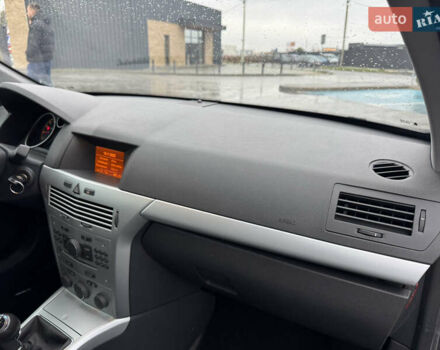 Серый Опель Астра, объемом двигателя 1.6 л и пробегом 51 тыс. км за 6900 $, фото 70 на Automoto.ua