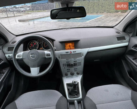 Серый Опель Астра, объемом двигателя 1.6 л и пробегом 51 тыс. км за 6900 $, фото 64 на Automoto.ua