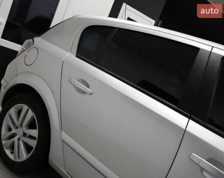 Серый Опель Астра, объемом двигателя 1.7 л и пробегом 144 тыс. км за 5900 $, фото 27 на Automoto.ua