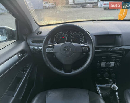 Серый Опель Астра, объемом двигателя 1.6 л и пробегом 240 тыс. км за 5500 $, фото 32 на Automoto.ua