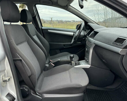 Серый Опель Астра, объемом двигателя 1.25 л и пробегом 194 тыс. км за 3700 $, фото 24 на Automoto.ua