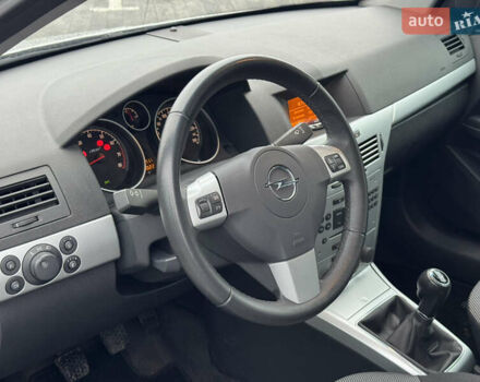 Серый Опель Астра, объемом двигателя 1.6 л и пробегом 51 тыс. км за 6900 $, фото 56 на Automoto.ua