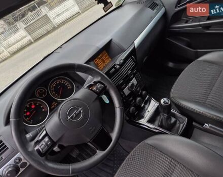Опель Астра 2009 в Ковель на Automoto.ua Серый Опель Астра, объемом двигателя 1.6 л и пробегом 220 тыс. км за 5750 $, фото 48 на Automoto.ua