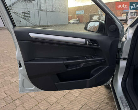 Серый Опель Астра, объемом двигателя 1.6 л и пробегом 240 тыс. км за 5500 $, фото 20 на Automoto.ua