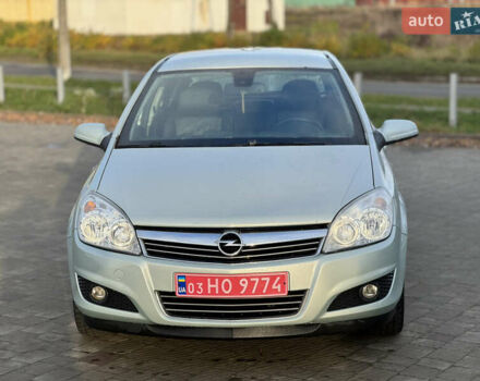 Серый Опель Астра, объемом двигателя 1.6 л и пробегом 240 тыс. км за 5500 $, фото 3 на Automoto.ua