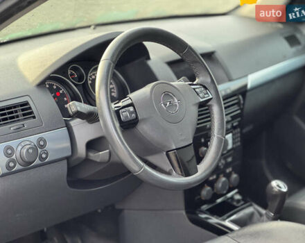 Серый Опель Астра, объемом двигателя 1.6 л и пробегом 240 тыс. км за 5500 $, фото 16 на Automoto.ua