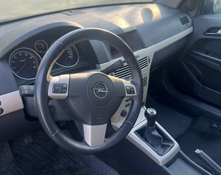 Серый Опель Астра, объемом двигателя 1.36 л и пробегом 191 тыс. км за 4200 $, фото 6 на Automoto.ua