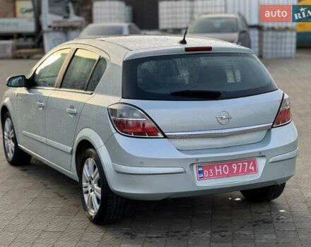 Серый Опель Астра, объемом двигателя 1.6 л и пробегом 240 тыс. км за 5500 $, фото 9 на Automoto.ua