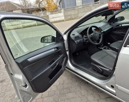 Опель Астра 2009 в Ковель на Automoto.ua Серый Опель Астра, объемом двигателя 1.6 л и пробегом 220 тыс. км за 5750 $, фото 40 на Automoto.ua