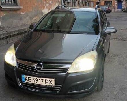 Серый Опель Астра, объемом двигателя 1.4 л и пробегом 173 тыс. км за 5200 $, фото 9 на Automoto.ua