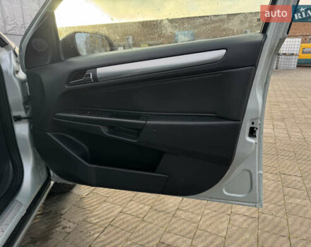 Серый Опель Астра, объемом двигателя 1.6 л и пробегом 240 тыс. км за 5500 $, фото 24 на Automoto.ua