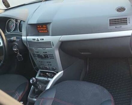 Серый Опель Астра, объемом двигателя 1.4 л и пробегом 173 тыс. км за 5200 $, фото 16 на Automoto.ua