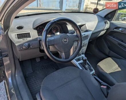 Опель Астра 2009 в Киеве на Automoto.ua Серый Опель Астра, объемом двигателя 1.25 л и пробегом 380 тыс. км за 4700 $, фото 18 на Automoto.ua