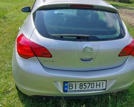 Серый Опель Астра, объемом двигателя 1.6 л и пробегом 117 тыс. км за 8000 $, фото 4 на Automoto.ua