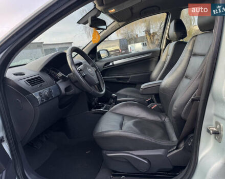 Серый Опель Астра, объемом двигателя 1.6 л и пробегом 240 тыс. км за 5500 $, фото 17 на Automoto.ua