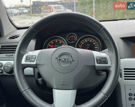 Серый Опель Астра, объемом двигателя 1.6 л и пробегом 51 тыс. км за 6900 $, фото 68 на Automoto.ua