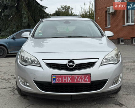 Сірий Опель Астра, об'ємом двигуна 1.6 л та пробігом 157 тис. км за 8000 $, фото 2 на Automoto.ua