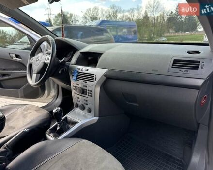 Серый Опель Астра, объемом двигателя 1.4 л и пробегом 178 тыс. км за 5500 $, фото 35 на Automoto.ua