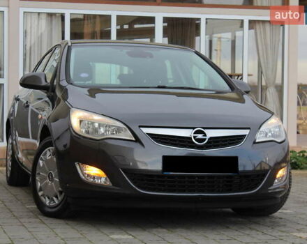 Серый Опель Астра, объемом двигателя 1.6 л и пробегом 193 тыс. км за 5890 $, фото 1 на Automoto.ua