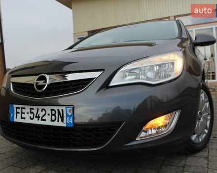 Серый Опель Астра, объемом двигателя 1.6 л и пробегом 193 тыс. км за 5890 $, фото 9 на Automoto.ua