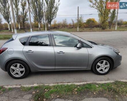 Серый Опель Астра, объемом двигателя 1.4 л и пробегом 170 тыс. км за 7500 $, фото 4 на Automoto.ua