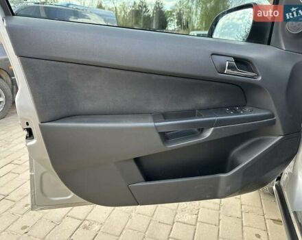 Серый Опель Астра, объемом двигателя 1.4 л и пробегом 178 тыс. км за 5500 $, фото 23 на Automoto.ua