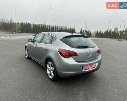 Опель Астра 2010 в Житомире на Automoto.ua Серый Опель Астра, объемом двигателя 1.7 л и пробегом 250 тыс. км за 7350 $, фото 6 на Automoto.ua