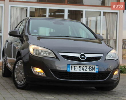 Серый Опель Астра, объемом двигателя 1.6 л и пробегом 193 тыс. км за 5890 $, фото 3 на Automoto.ua