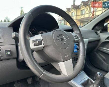 Серый Опель Астра, объемом двигателя 1.4 л и пробегом 178 тыс. км за 5500 $, фото 26 на Automoto.ua