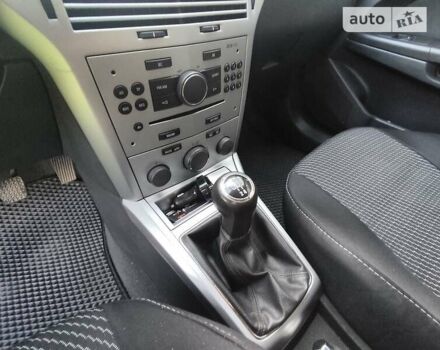 Опель Астра 2010 в Ужгороде на Automoto.ua Серый Опель Астра, объемом двигателя 1.4 л и пробегом 172 тыс. км за 5300 $, фото 4 на Automoto.ua