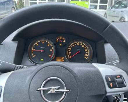 Серый Опель Астра, объемом двигателя 1.3 л и пробегом 305 тыс. км за 4800 $, фото 11 на Automoto.ua