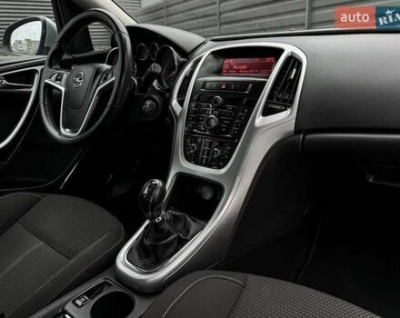 Опель Астра 2010 в Черкассах на Automoto.ua Серый Опель Астра, объемом двигателя 1.6 л и пробегом 190 тыс. км за 6999 $, фото 5 на Automoto.ua