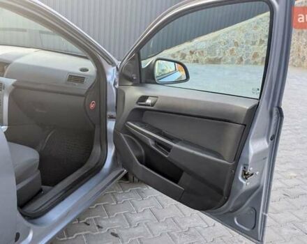 Серый Опель Астра, объемом двигателя 1.6 л и пробегом 132 тыс. км за 4500 $, фото 9 на Automoto.ua