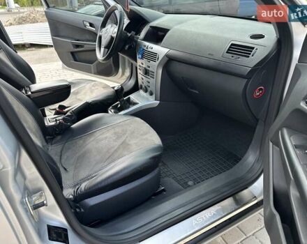 Серый Опель Астра, объемом двигателя 1.4 л и пробегом 178 тыс. км за 5500 $, фото 34 на Automoto.ua