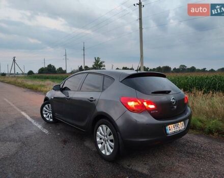 Серый Опель Астра, объемом двигателя 1.69 л и пробегом 258 тыс. км за 7300 $, фото 6 на Automoto.ua