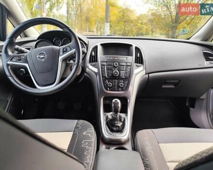 Серый Опель Астра, объемом двигателя 1.4 л и пробегом 170 тыс. км за 7500 $, фото 3 на Automoto.ua