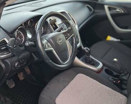Серый Опель Астра, объемом двигателя 1.3 л и пробегом 329 тыс. км за 5500 $, фото 7 на Automoto.ua