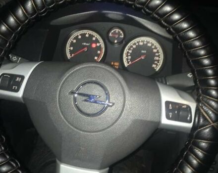 Опель Астра 2011 в Каменце-Подольском на Automoto.ua Серый Опель Астра, объемом двигателя 1.6 л и пробегом 310 тыс. км за 5650 $, фото 1 на Automoto.ua