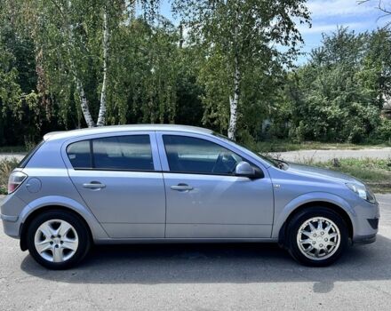 Серый Опель Астра, объемом двигателя 1.6 л и пробегом 30 тыс. км за 7500 $, фото 3 на Automoto.ua