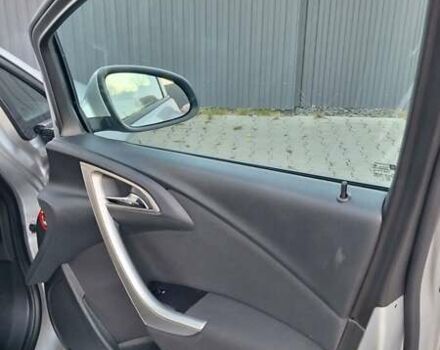 Серый Опель Астра, объемом двигателя 1.3 л и пробегом 329 тыс. км за 5500 $, фото 9 на Automoto.ua