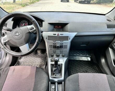 Серый Опель Астра, объемом двигателя 1.6 л и пробегом 30 тыс. км за 7500 $, фото 7 на Automoto.ua