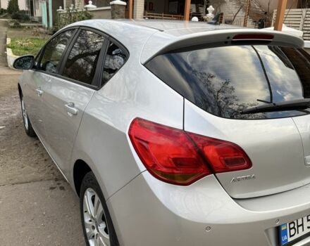 Серый Опель Астра, объемом двигателя 1.2 л и пробегом 300 тыс. км за 7200 $, фото 7 на Automoto.ua