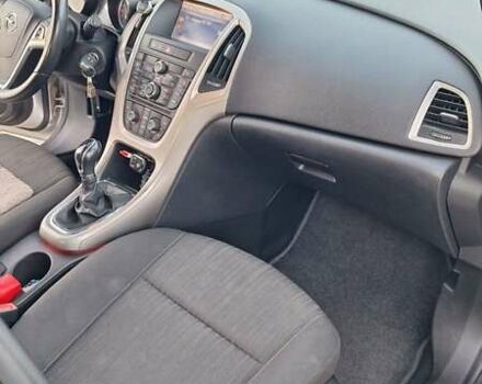 Серый Опель Астра, объемом двигателя 1.3 л и пробегом 329 тыс. км за 5500 $, фото 13 на Automoto.ua