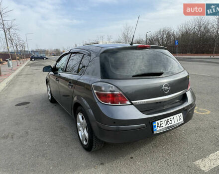 Серый Опель Астра, объемом двигателя 1.6 л и пробегом 155 тыс. км за 5500 $, фото 2 на Automoto.ua