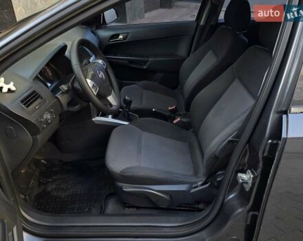 Опель Астра 2012 у Тернополі на Automoto.ua Сірий Опель Астра, об'ємом двигуна 1.6 л та пробігом 197 тис. км за 5399 $, фото 21 на Automoto.ua