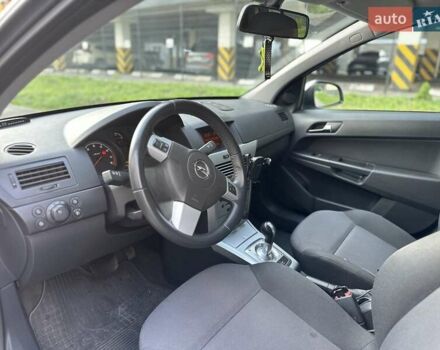 Серый Опель Астра, объемом двигателя 1.6 л и пробегом 139 тыс. км за 8200 $, фото 12 на Automoto.ua