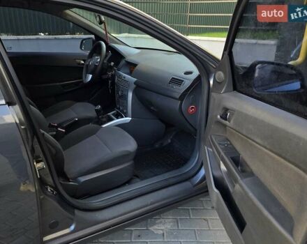 Опель Астра 2012 у Тернополі на Automoto.ua Сірий Опель Астра, об'ємом двигуна 1.6 л та пробігом 197 тис. км за 5399 $, фото 32 на Automoto.ua